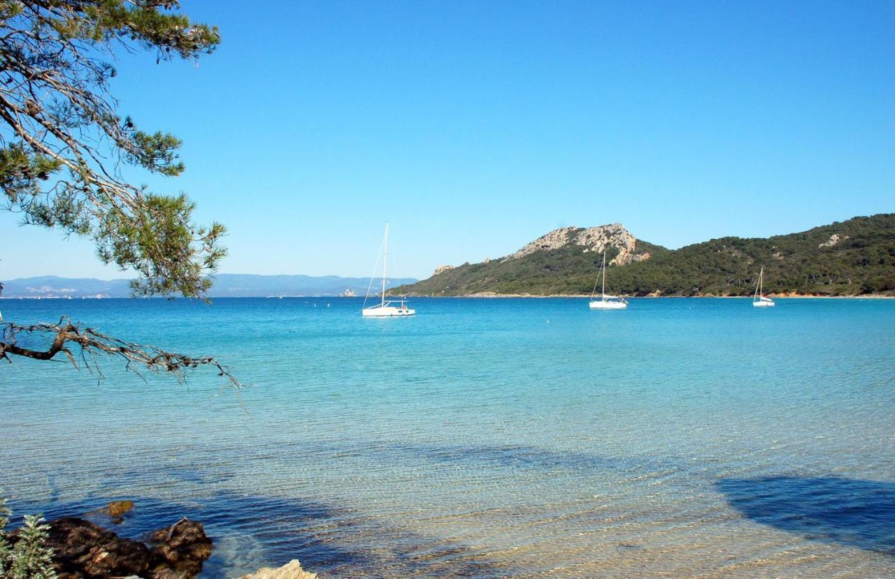 Appartement En Residence Privee, Face A La Mer Avec Acces Direct Plage Hyères Екстериор снимка
