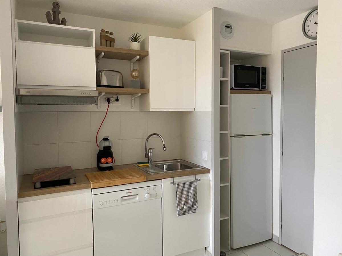 Appartement En Residence Privee, Face A La Mer Avec Acces Direct Plage Hyères Екстериор снимка